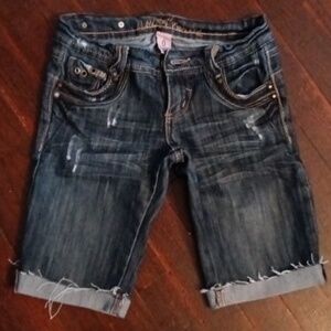 Almost Famous size 0 Women's Dark Wash Denim Jeans Bermuda Shorts